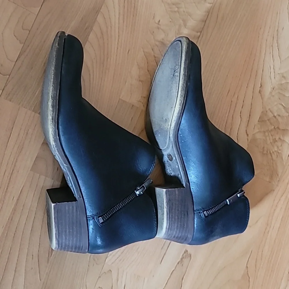 Lucky 🍀 brand Black Leather Burklee Ankle Boots size 9M/40 - Picture 2 of 7